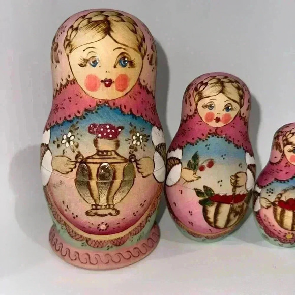 Russian Nesting Dolls Ceprueb Nocag 5 Piece Signed by Artist Vintage / Pink Blue - Picture 2 of 10
